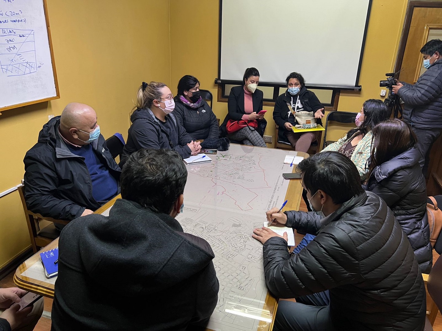 ALCALDE GATICA DA APOYO A FAMILIAS QUE ESPERAN TERRENO EN CHACRA G1