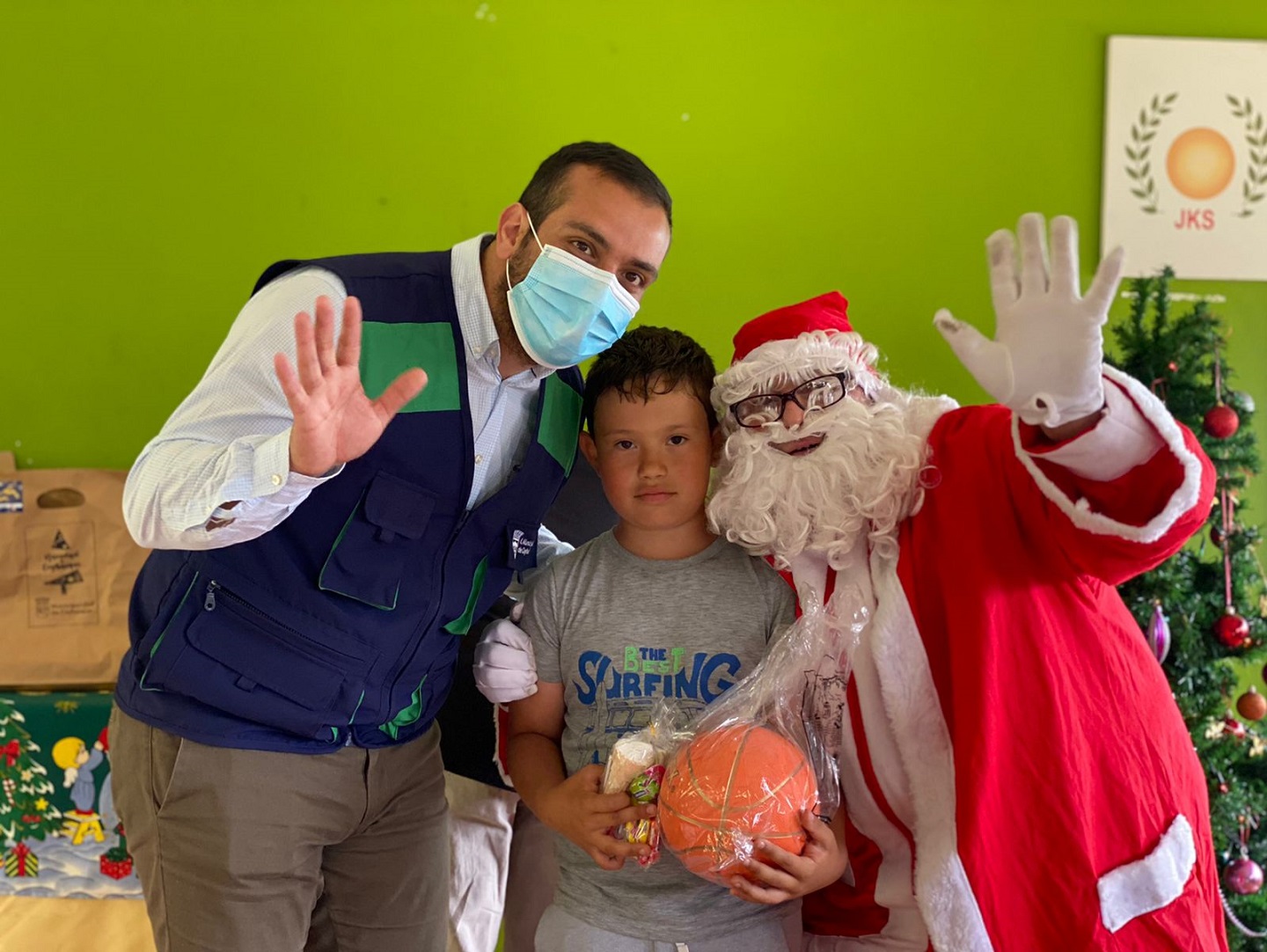 Municipio entregó más de 3 mil regalos de Navidad para niños y niñas de la comuna
